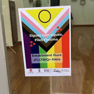 Piles es tenyeix de respecte consolidant la xarxa de comerços lliures de LGTBIQ+-fòbia 1 Piles LGTBIFobiA
