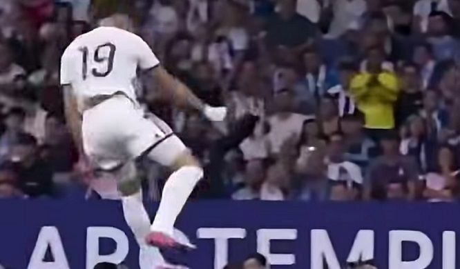 Heroi a la Casa Blanca: El valencià Carlos Espí debuta amb el Reial Madrid i dona la primera victòria de la temporada 3 Carlos Espi celebracio del gol