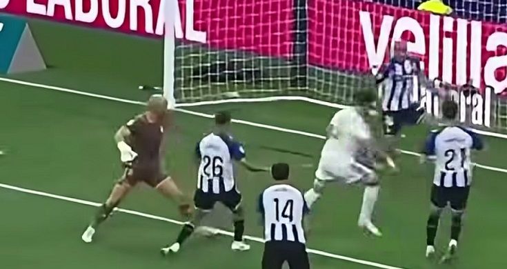 Heroi a la Casa Blanca: El valencià Carlos Espí debuta amb el Reial Madrid i dona la primera victòria de la temporada 2 Carlos Espi moment del gol