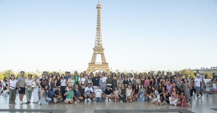 La Banda de Música d'Oliva fa història encapçalant la gran desfilada de Disneyland París 1 Oliva AMMO Paris