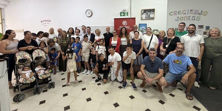 Càritas Gandia inaugura el nou local del Programa Sarsalé: un espai per a continuar "Creixent junts" 2 Inauguracion y bendicion local Sarsale 44