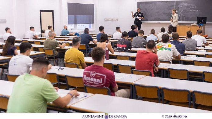 Més d'un centenar d'aspirants superen les proves per a sumar 22 nous agents a la Policia Local de Gandia 1 Policia local de Gandia agents 1