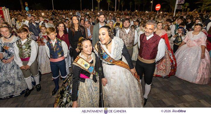 La platja de Gandia s'ompli de festa, 'Foc' i comboi amb una edició inoblidable de 'Falla a la Mar' 2 Gandia Falla a la Mar 2026 1