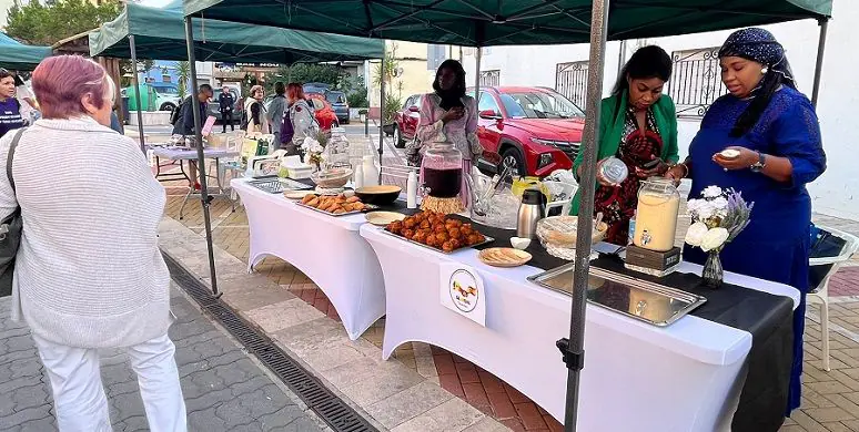 Ròtova dona llum a la diversitat amb la primera Fira per la Convivència de la Safor 1 Rotova senegaleses tavernes